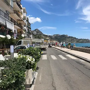  Casa vacanze House In Lungomare Tysandros